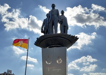 G.Saray'da anıt açılış töreni yapıldı!