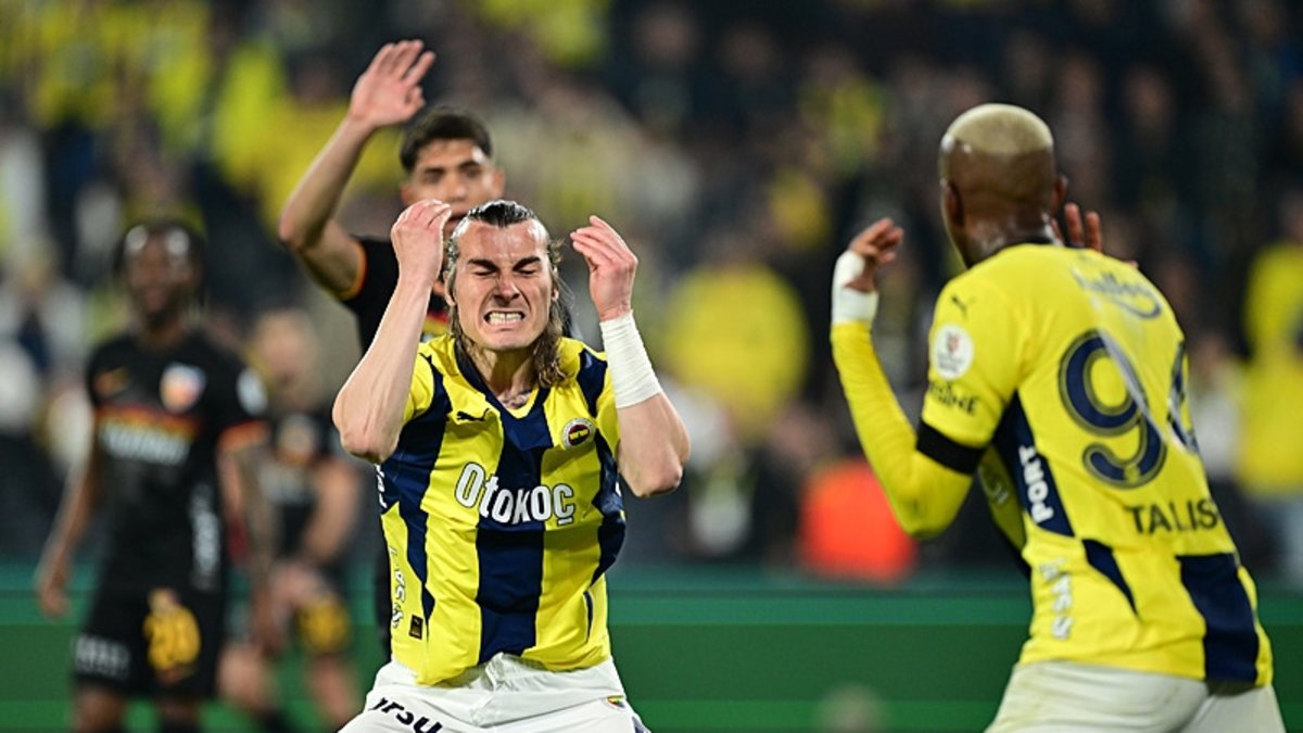 Ahmet Çakar'dan şok Fenerbahçe yorumu! Ahmet Çakar'dan şok Fenerbahçe yorumu!