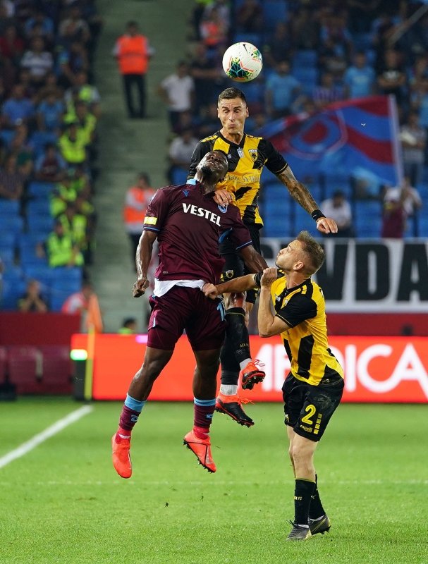 Trabzonspor-AEK maçından kareler