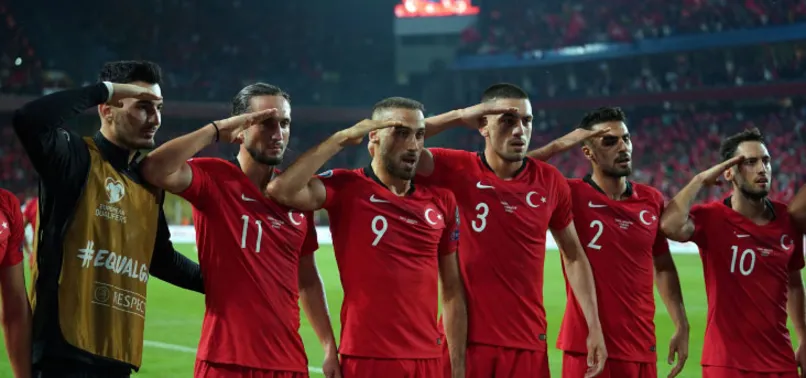 Yusuf Yazıcı'nın çapraz bağları koptu!