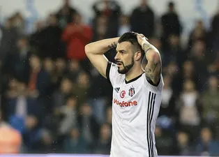 Gelen gideni aratıyor