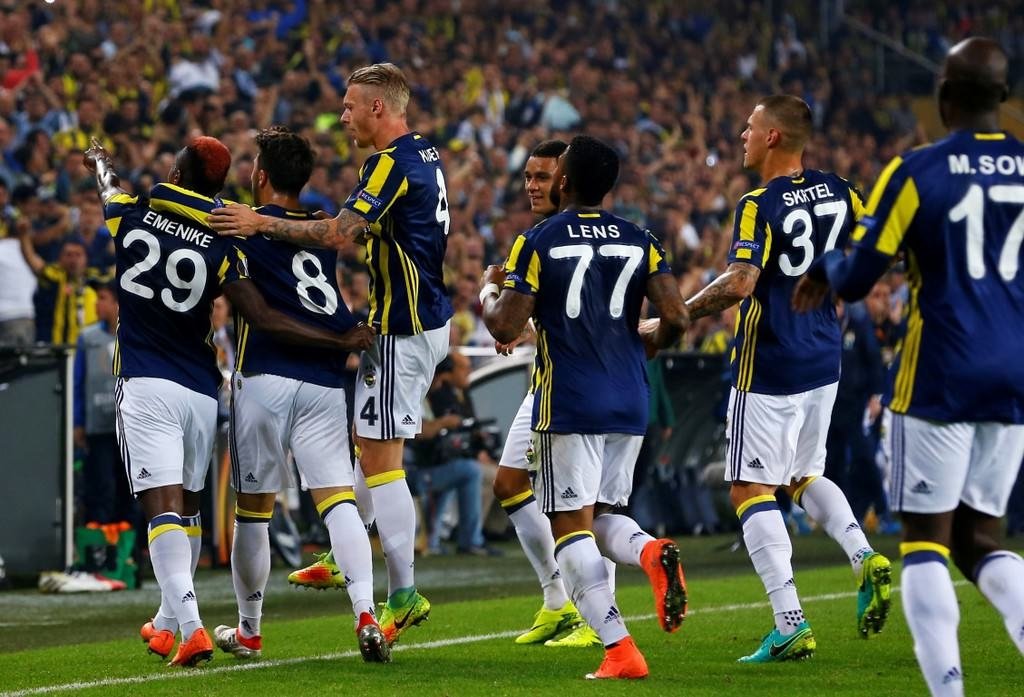 Fenerbahçe - Feyenoord maçından kareler