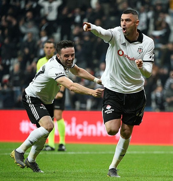 Burak Yılmaz’ın dönüşü muhteşem oldu