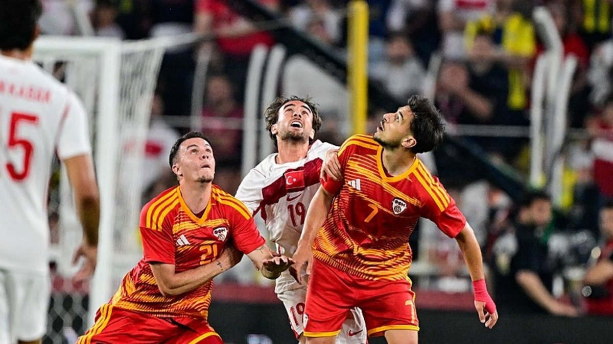IFAB'ın yeni kuralı Türkiye - Kuzey Makedonya maçında uygulandı! Kale vuruşunun gecikmesi sonrası...