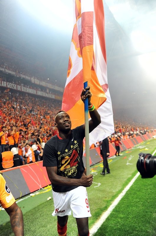 Galatasaray şampiyonluğu böyle kutladı! İşte görüntüler