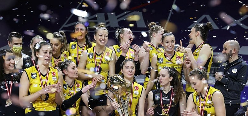 Kupa Voley'de Eczacıbaşı'nı 3-0 yenen VakıfBank şampiyon oldu