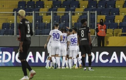 Tuzlaspor BB Erzurumspor maçı olumsuz hava koşulları nedeniyle ertelendi