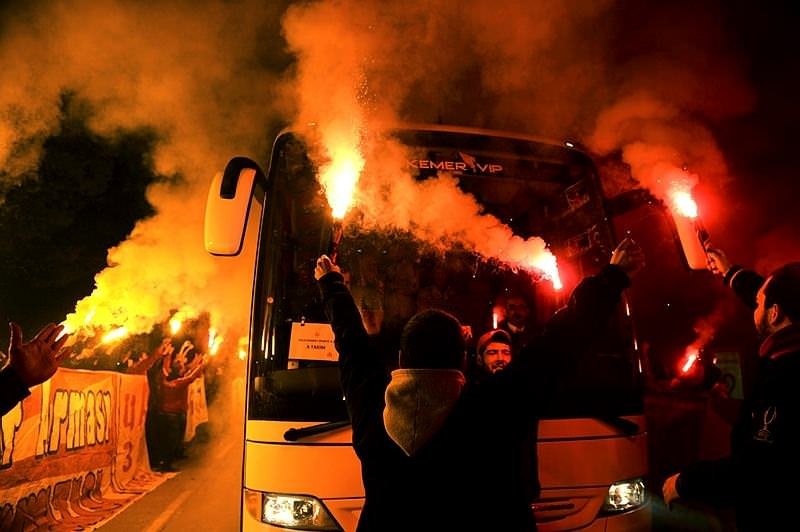 Galatasaray’ın yıldızına küfürlü tepki