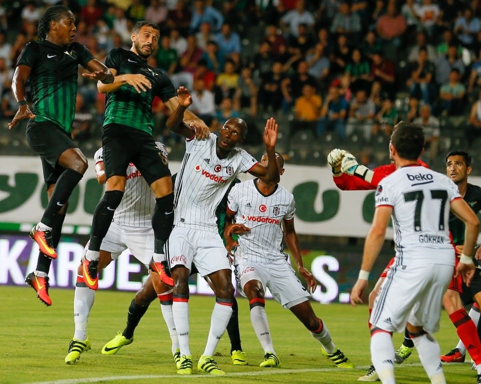 Beşiktaş, Akhisar deplasmanında rahat kazandı