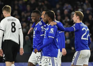 Çağlar'lı Leicester tur kapısını araladı