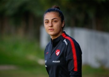 Milli takım kaptanından çağrı: Lütfen kadın futbol takımı kurun