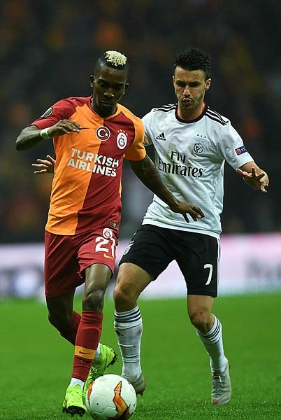 Onyekuru’ya uyarı: Biraz kafanı kaldır