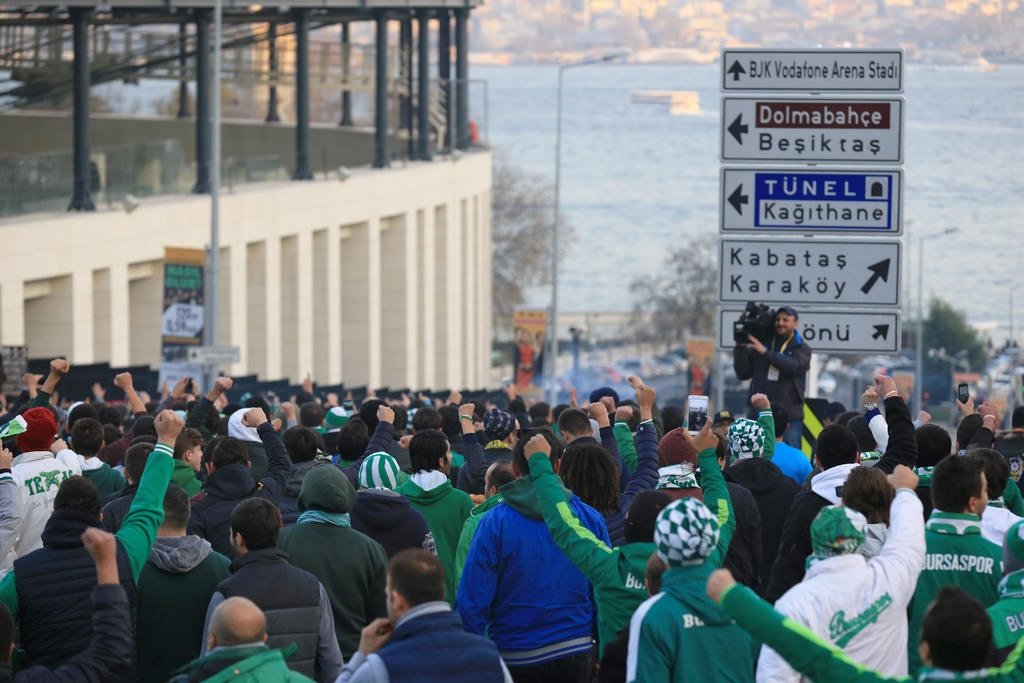 Bursaspor taraftarı Beşiktaş’a akın etti