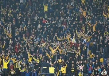 Tribünde fair play rüzgarı