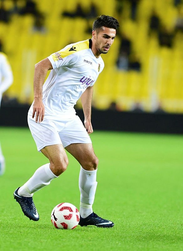 Beşiktaş için sağa iki isim: Stephan Lichtsteiner ve Zeki Çelik