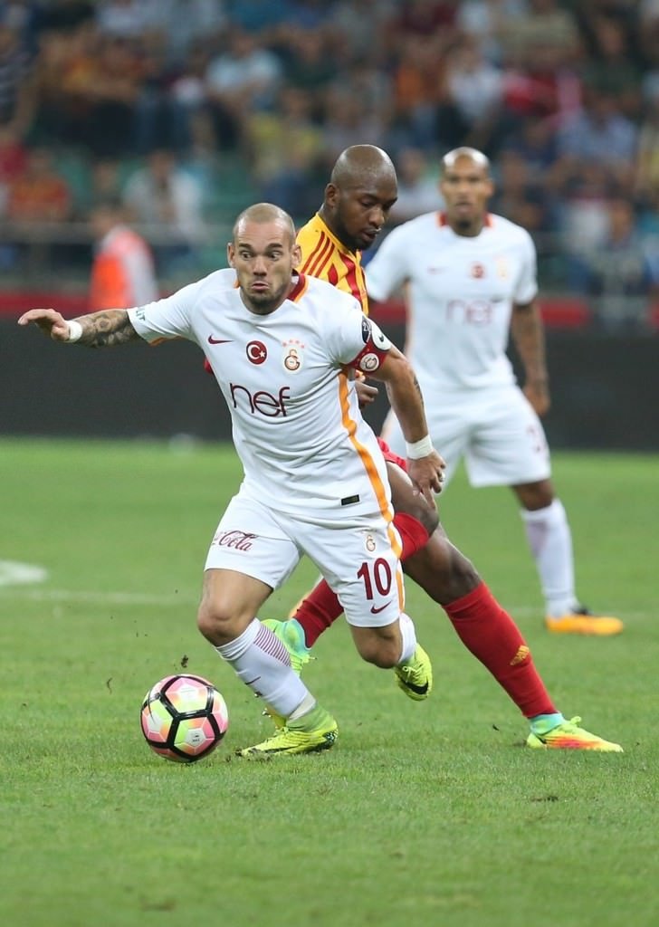 Galatasaray’dan devrim gibi karar!