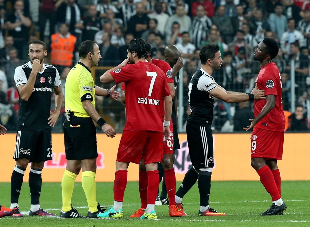 Caner Erkin sezonu kapattı