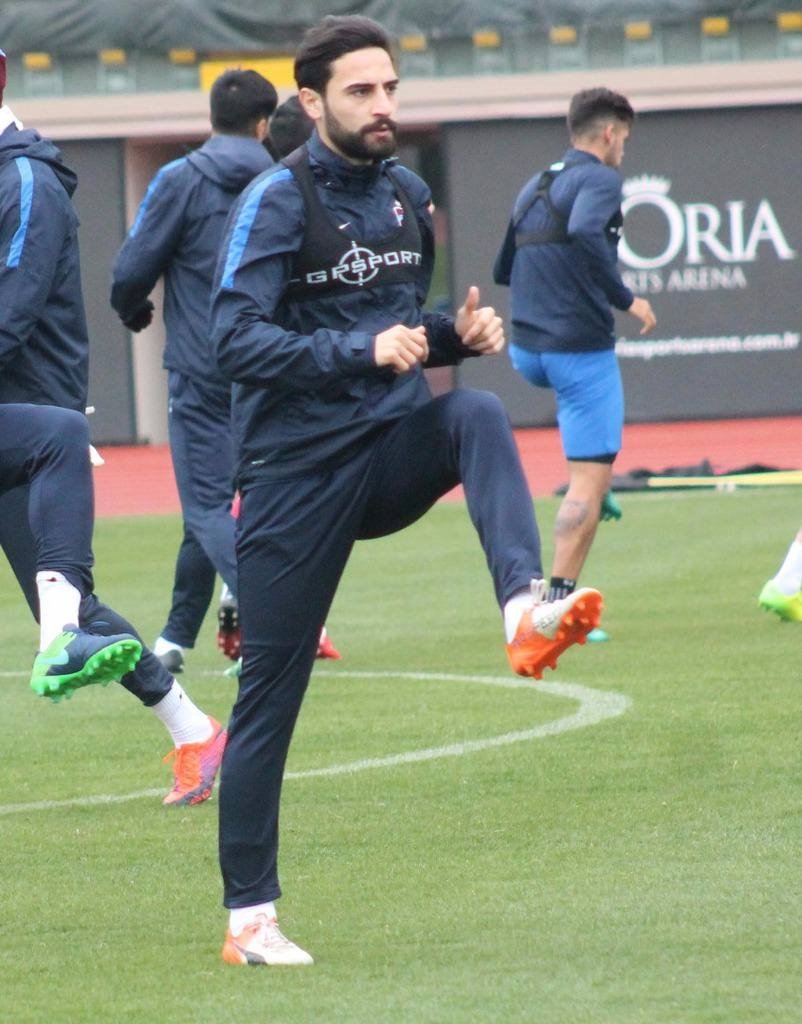 Fenerbahçe transferin son gününde hareketli