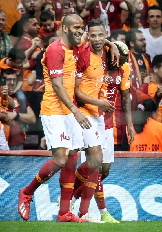 Galatasaray’dan Beşiktaş maçı sonrası ’şampiyonluk’ kutlaması! İşte o görüntüler