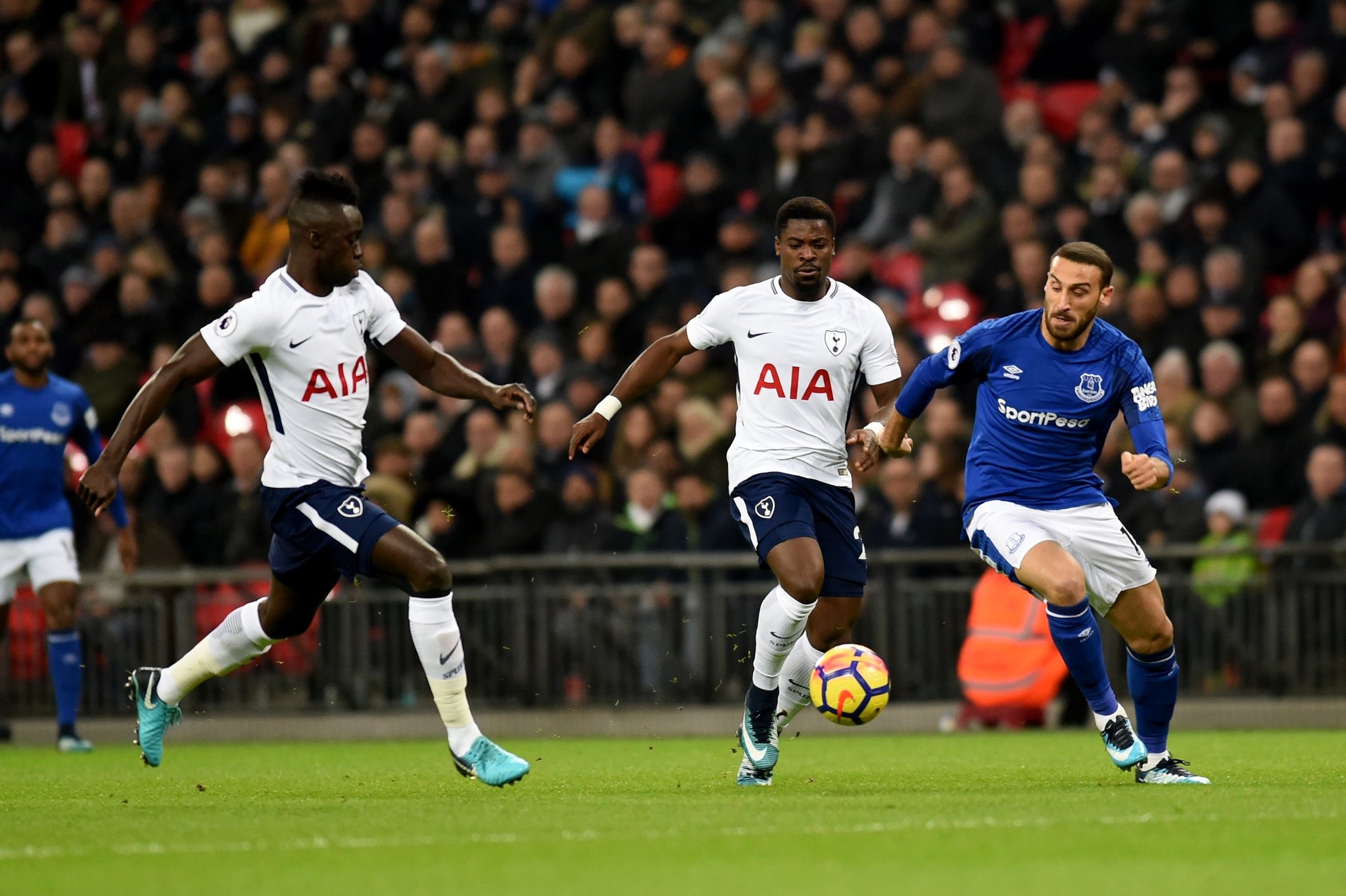 İlk maçında Cenk Tosun’a övgüler yağdı