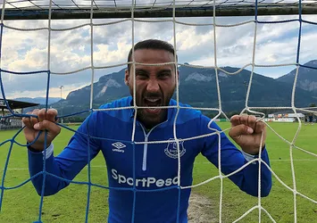Cenk Tosun baba oldu!