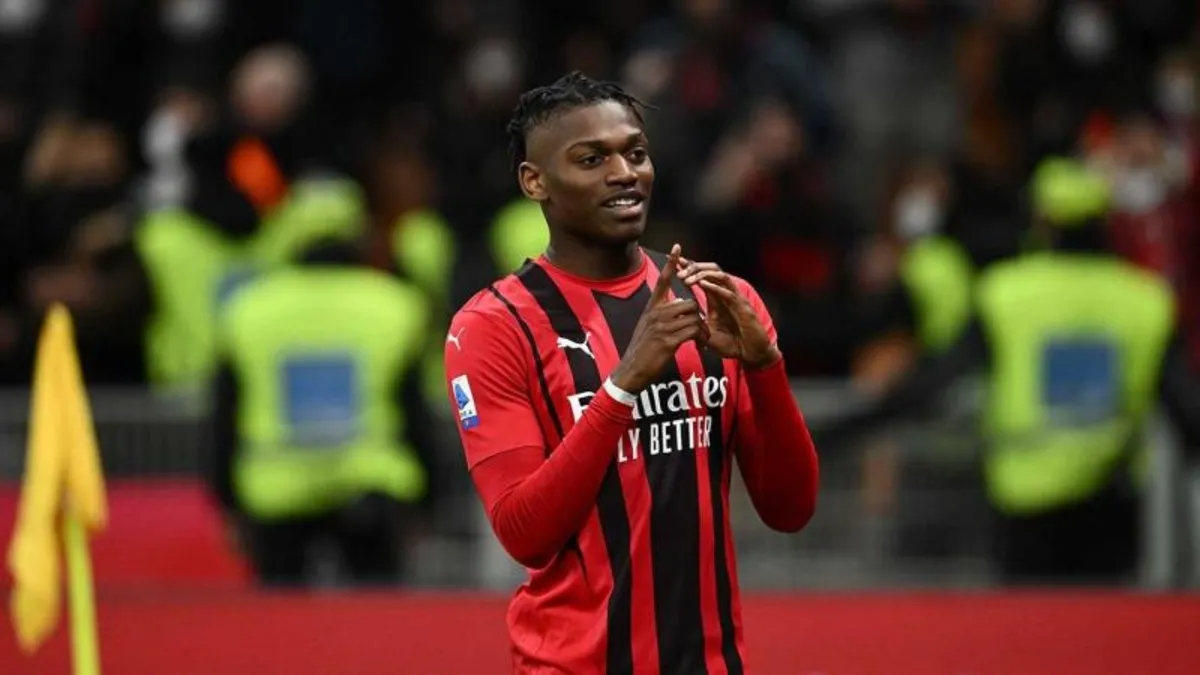 Galatasaray, Rafael Leao transferi için menajeriyle görüştü: Karar ağustos ortasına kadar belli olacak