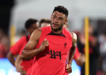 ALEX OXLADE-CHAMBERLAIN KİMDİR?