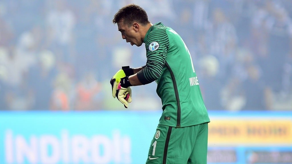 Muslera sosyal medyayı salladı