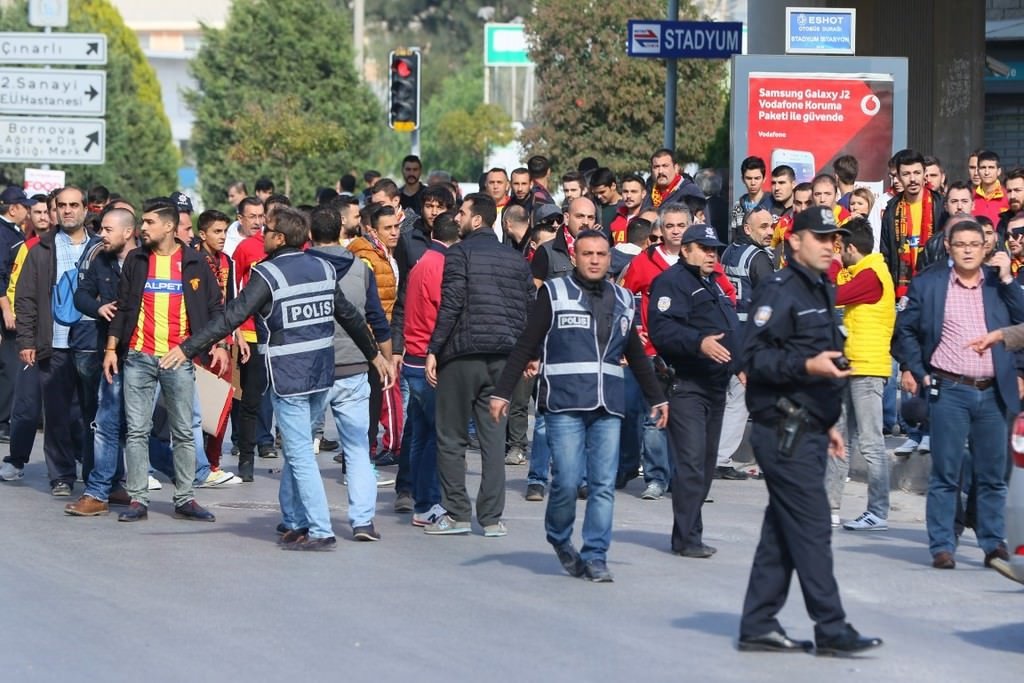 Derbi öncesi olay çıktı