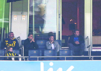 Robin van Persie yine locada