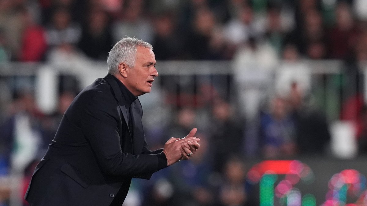 FENERBAHÇE HABERİ: Mourinho'dan Galatasaray derbisi öncesi flaş karar! Talisca ve Dzeko... FENERBAHÇE HABERİ: Mourinho'dan Galatasaray derbisi öncesi flaş karar! Talisca ve Dzeko...
