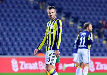 Van Persie yine Fenerbahçe'ye salladı!