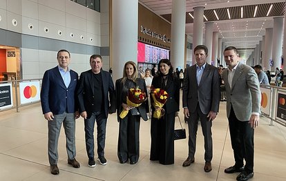 GALATASARAY HABERİ: Hagi ve Popescu UEFA Kupası zaferinin yıl dönümü için İstanbul’a geldi!