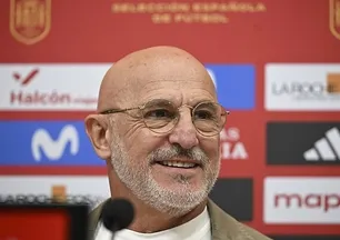 Luis de la Fuente 2032'ye kadar İspanya'da!