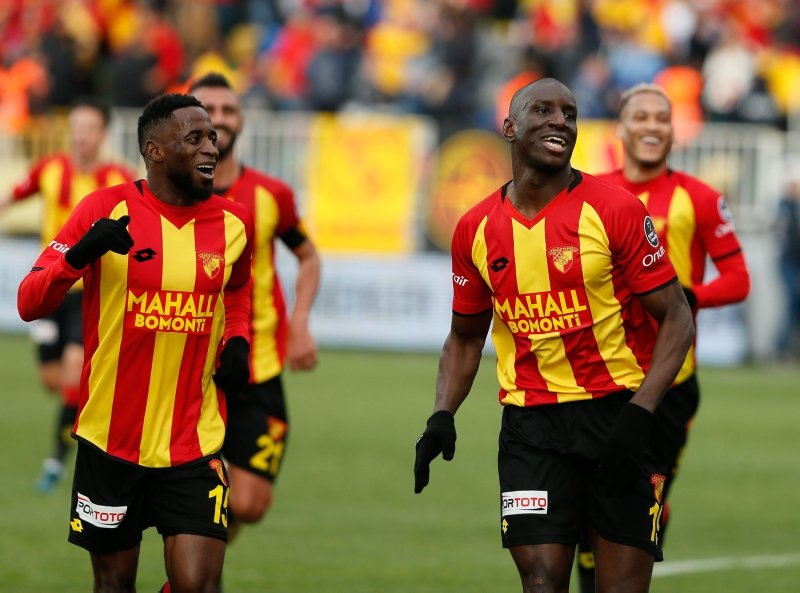 Galatasaray’a büyük müjde! Demba Ba...