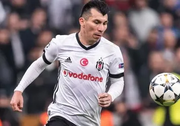 Beşiktaş'ta Medel şoku!