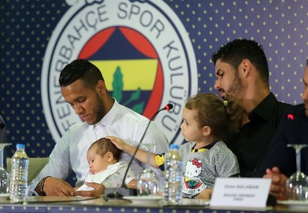 Fenerbahçe, Hello Kitty ile imzaladı