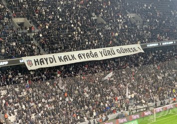 Beşiktaş tribünlerinden pankartlı çağrı!