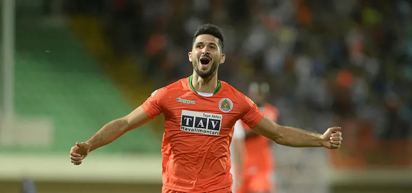 Emre Akbaba transferi son anda yatmış!