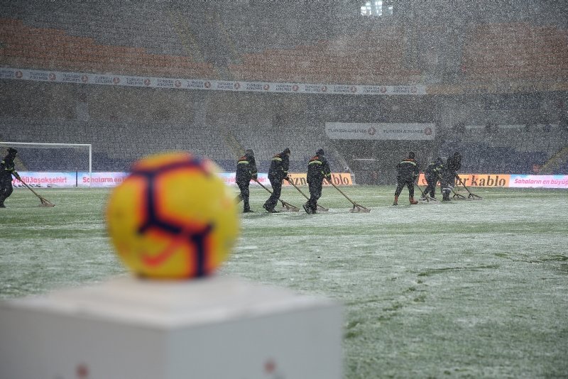 Damien Comolli’ye Başakşehir şoku!