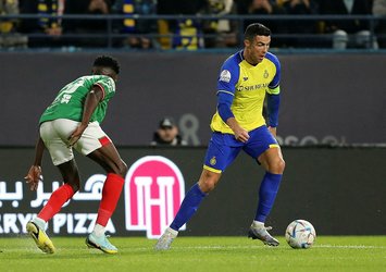 Ronaldo ilk maçını kazandı!
