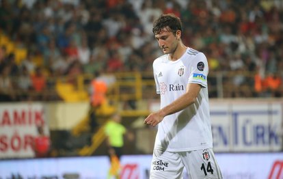 Beşiktaş’ta kırmızı kart gören Emrecan Uzunhan özür diledi