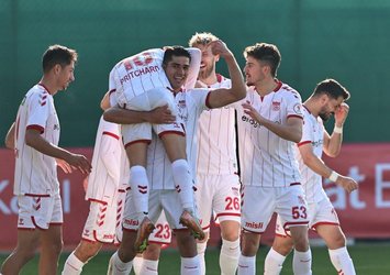 Sivasspor gruplara kaldı!