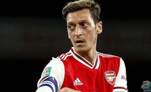 Mesut Özil için pusuda bekliyorlar! Fenerbahçe’nin en büyük rakibi...