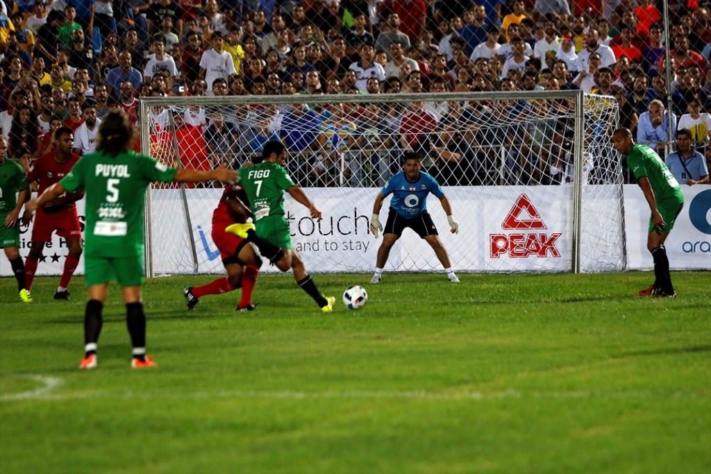 Futbol efsaneleri Lübnan’da rüzgar gibi esti