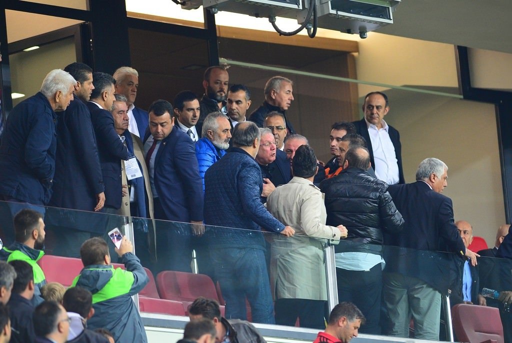 Konya’da olay! Aziz Yıldırım çıldırdı!