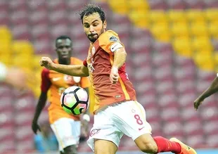 Galatasaray'da Selçuk İnan kararı yarına kaldı