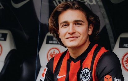 Son dakika spor haberi: Eintracht Frankfurt Bursaspor’dan transfer ettiği milli futbolcu Ali Akman’ın kiralandığını açıkladı!