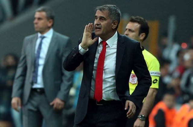 Şenol Güneş yıldız futbolcunun menajerini kovdu