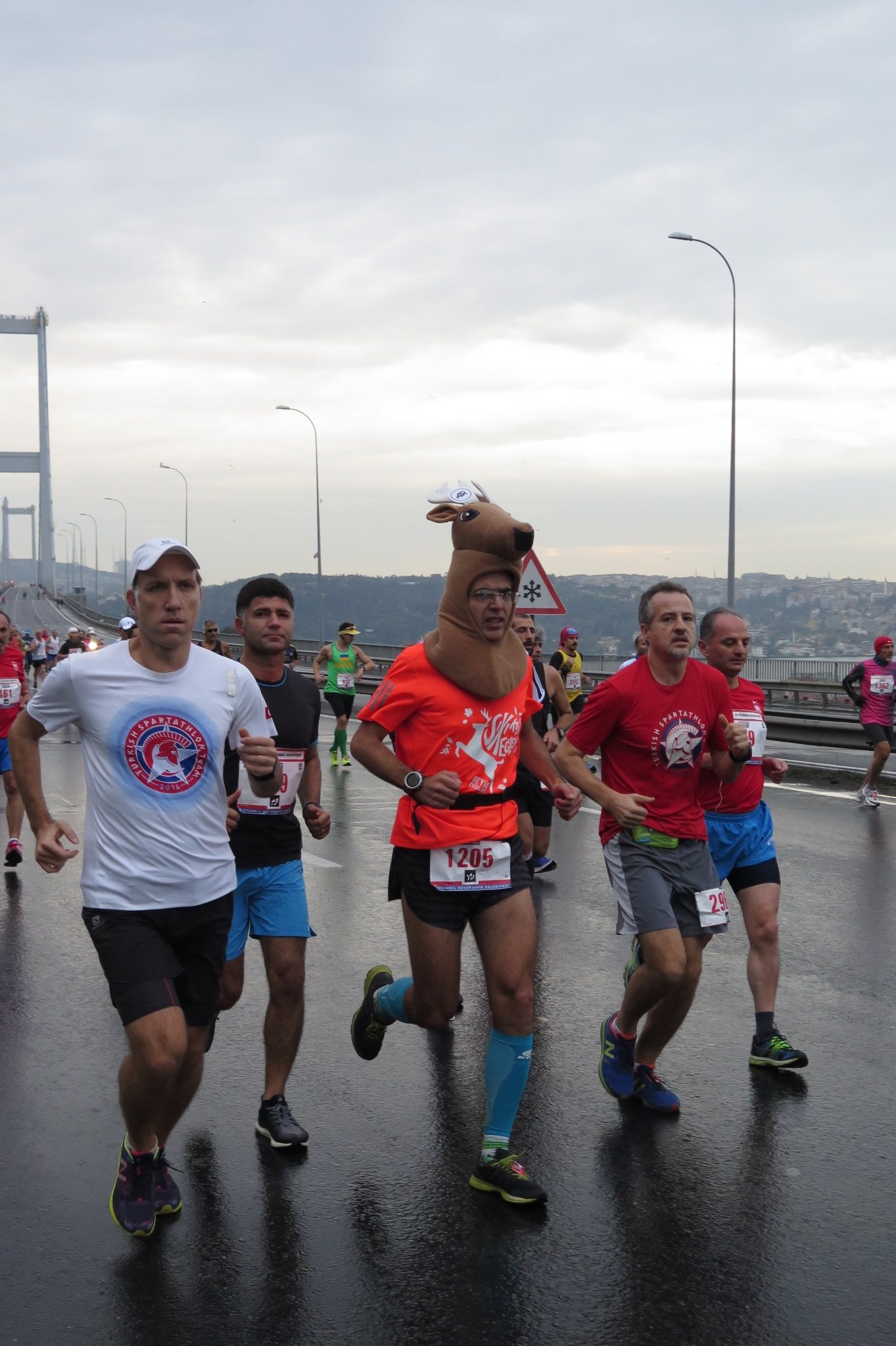 125 bin kişi çocuklar için koşuyor!